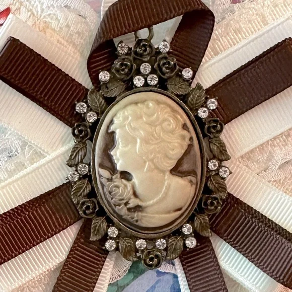 Handmade Cameo Bow Pin/Brooch For Tote Bags, Purse, Sweater Cottagecore Upcycled - Picture 7 of 11